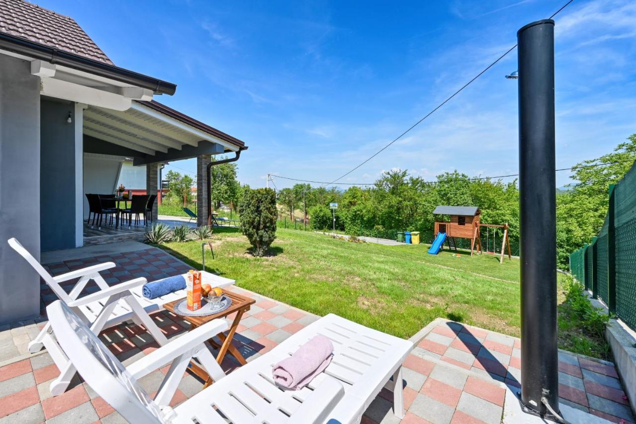 Cvetkova Hiza Sa Jacuzzijem Villa Tuheljske Toplice Exteriör bild