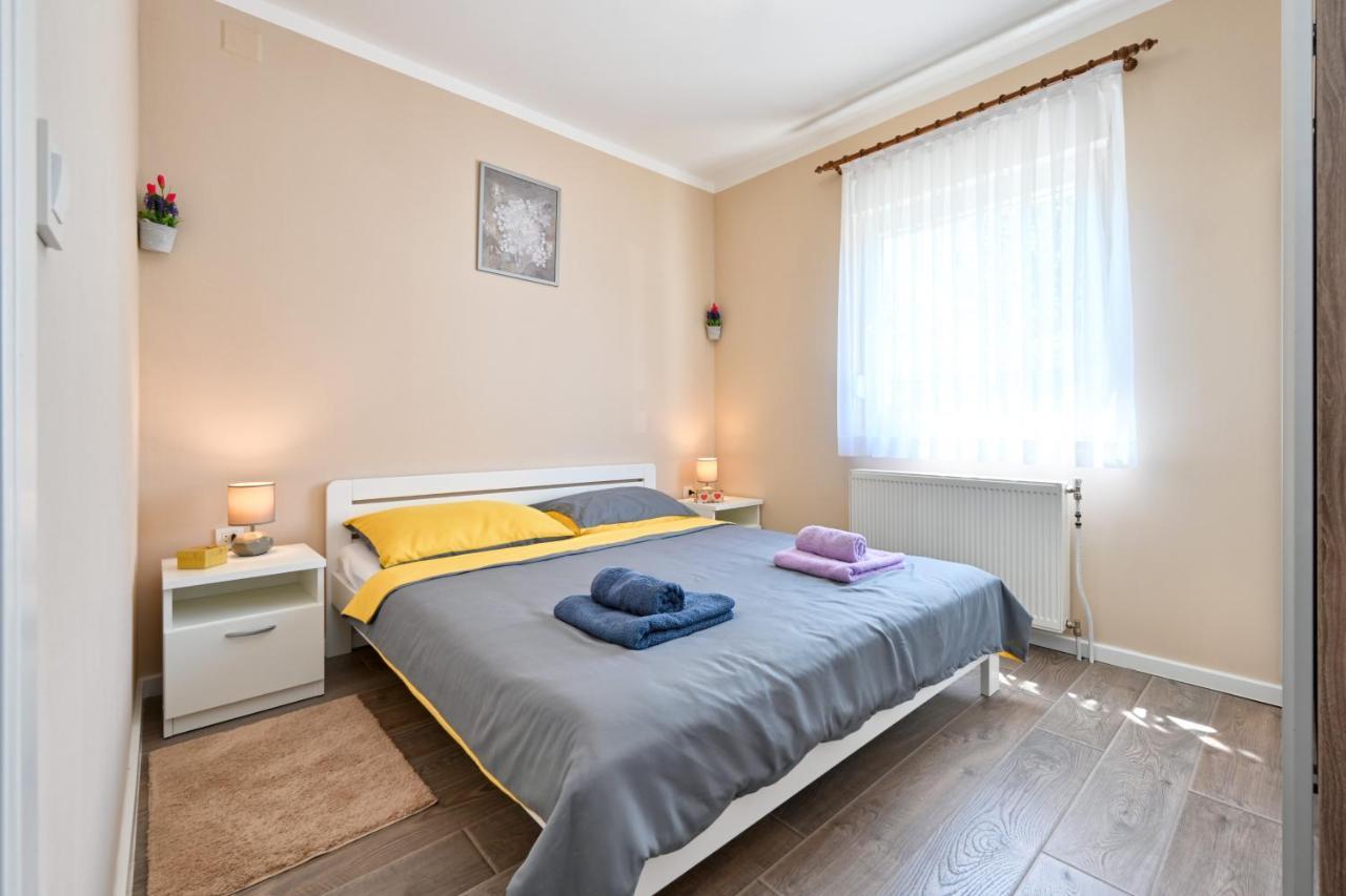 Cvetkova Hiza Sa Jacuzzijem Villa Tuheljske Toplice Exteriör bild