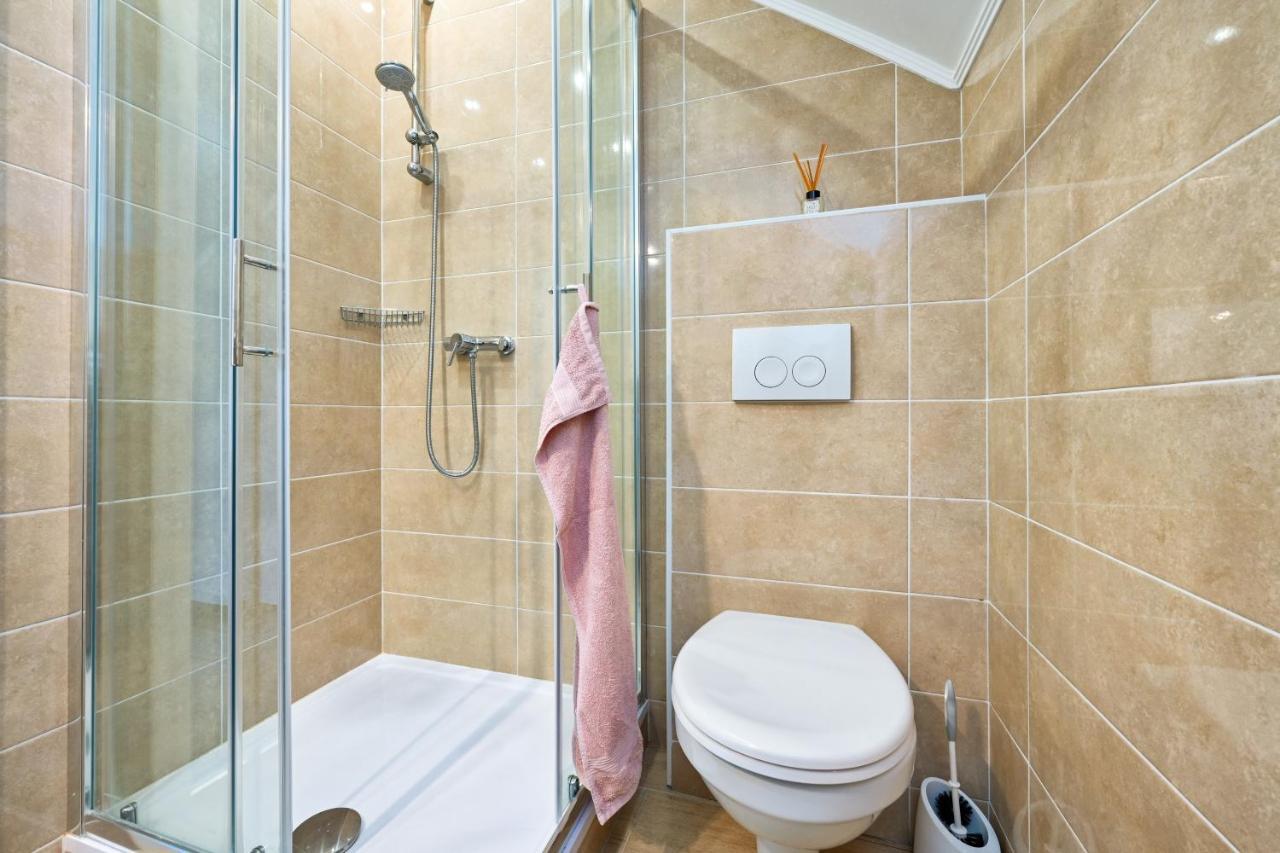Cvetkova Hiza Sa Jacuzzijem Villa Tuheljske Toplice Exteriör bild