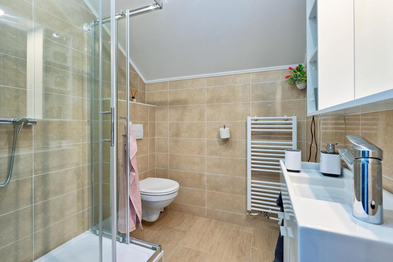 Cvetkova Hiza Sa Jacuzzijem Villa Tuheljske Toplice Exteriör bild