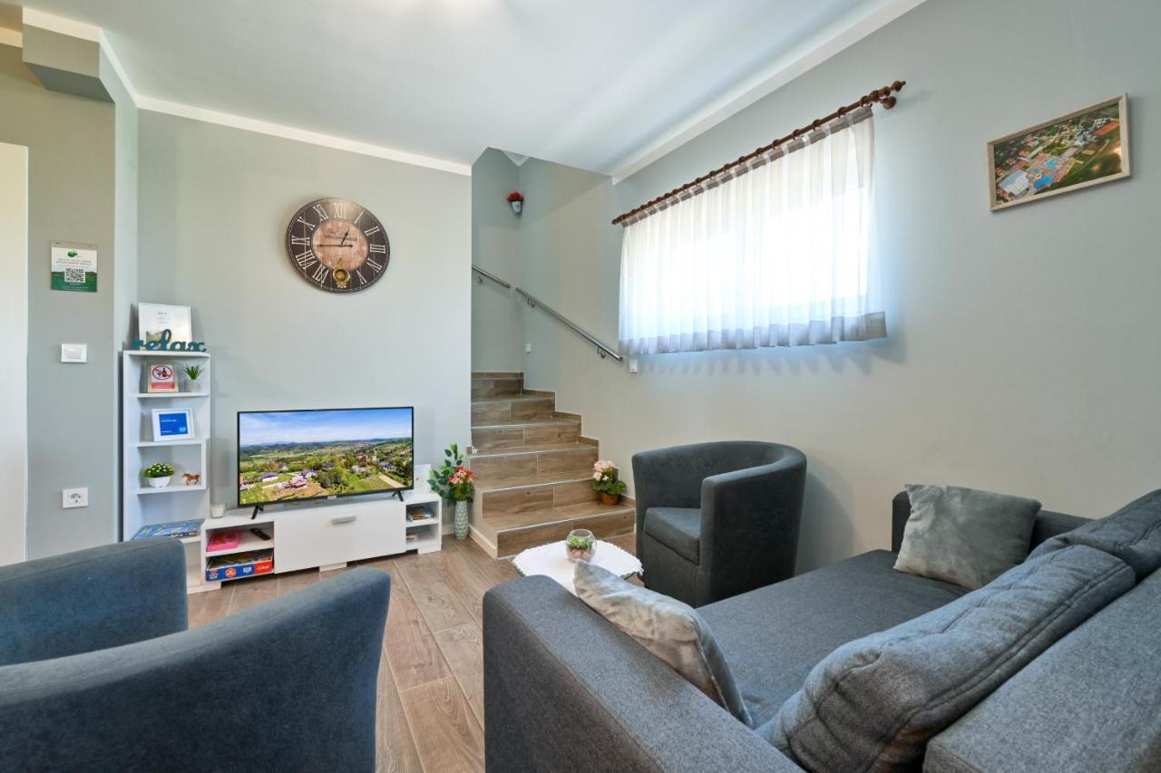 Cvetkova Hiza Sa Jacuzzijem Villa Tuheljske Toplice Exteriör bild