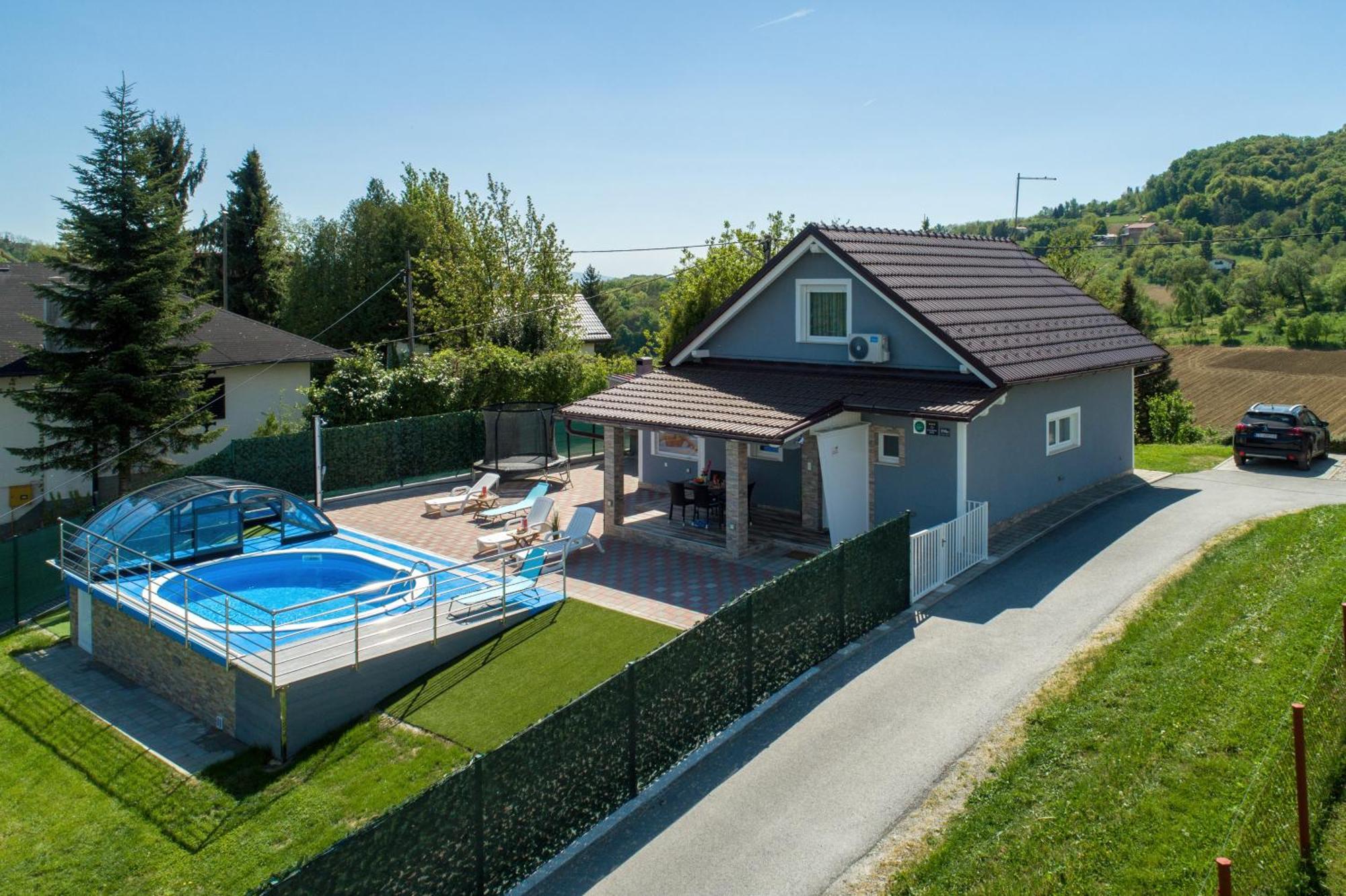 Cvetkova Hiza Sa Jacuzzijem Villa Tuheljske Toplice Exteriör bild